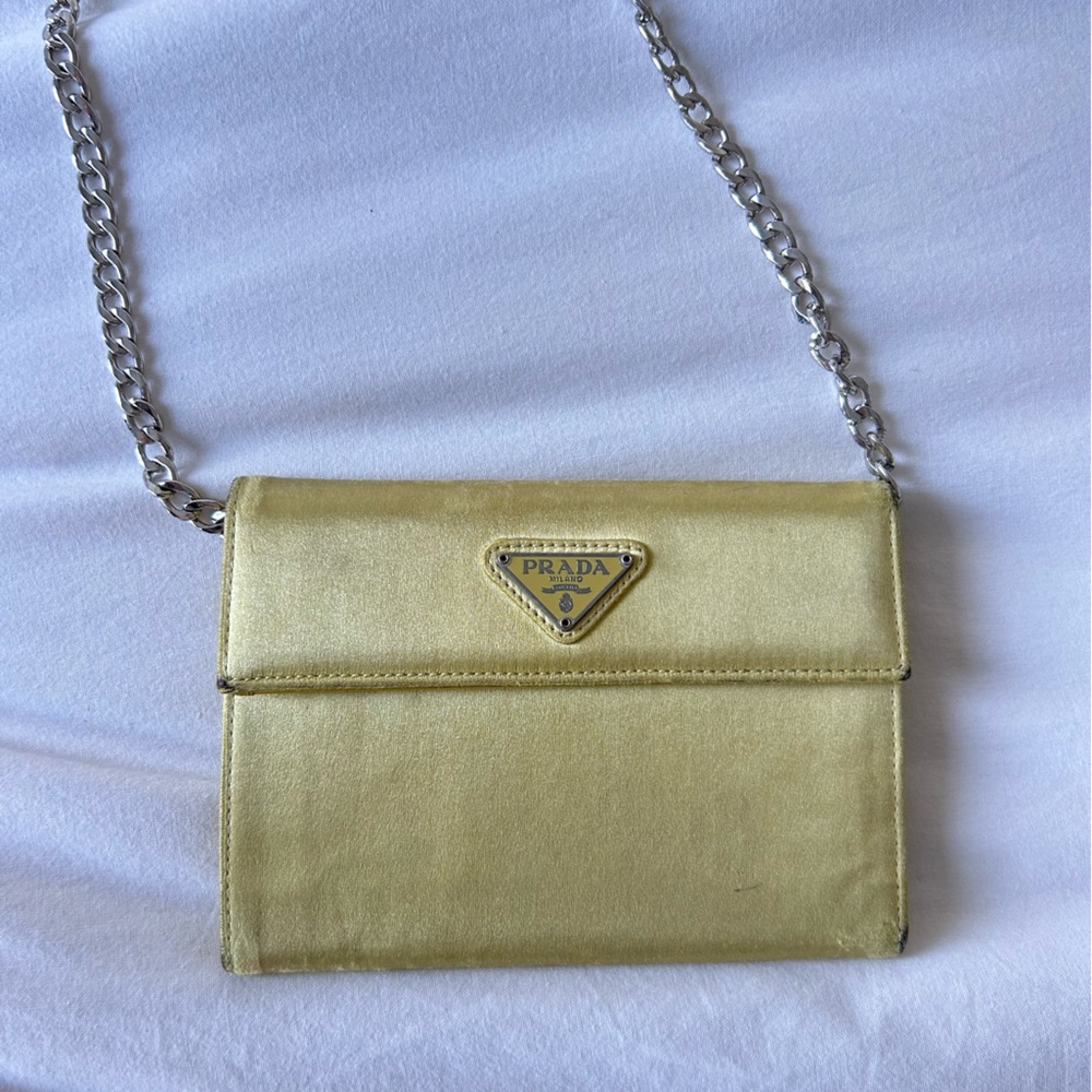 Authentic Prada Women’s Clutch/Wallet/Small shoulder bag with chain